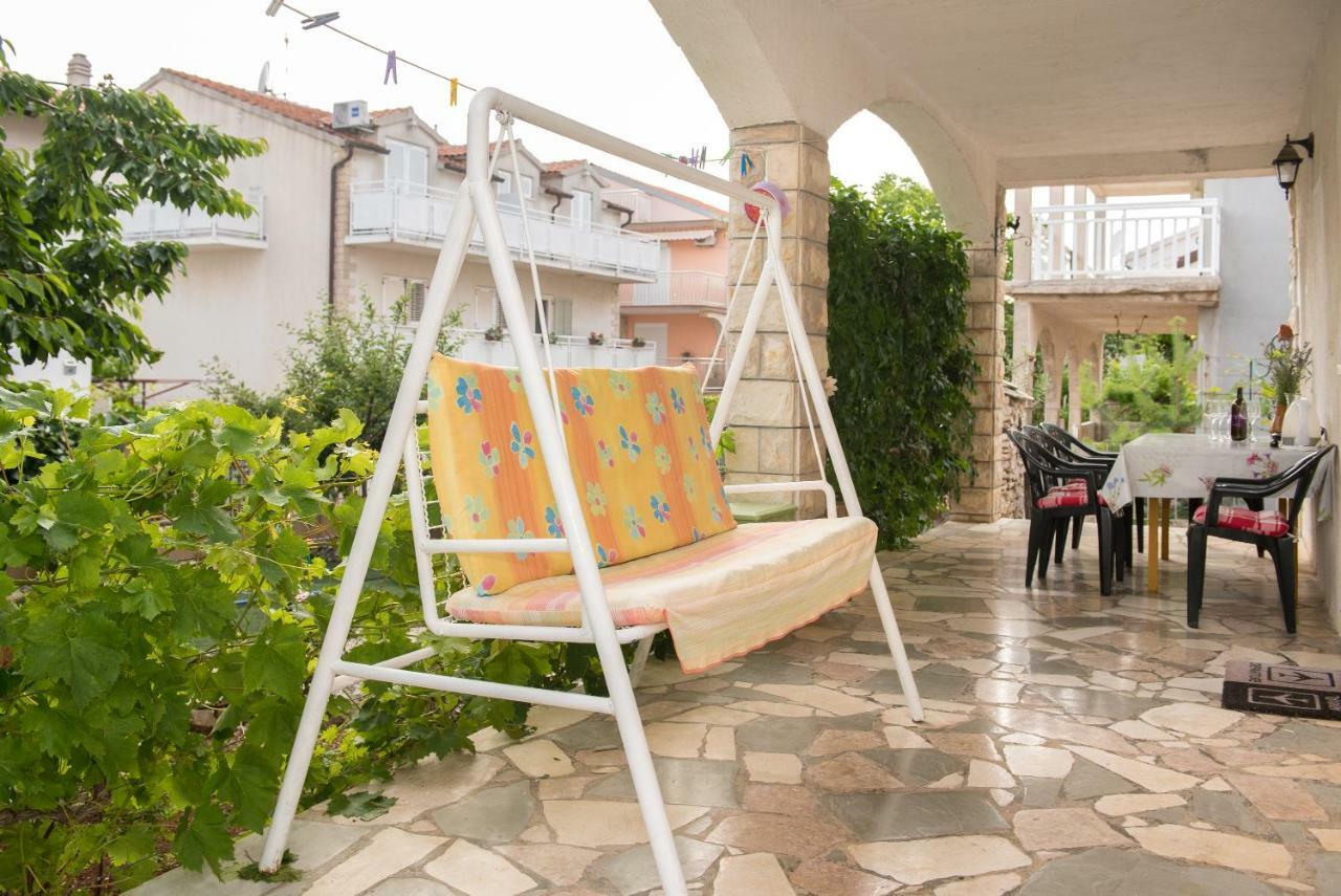 Apartments Vodice Olga Matic Екстер'єр фото